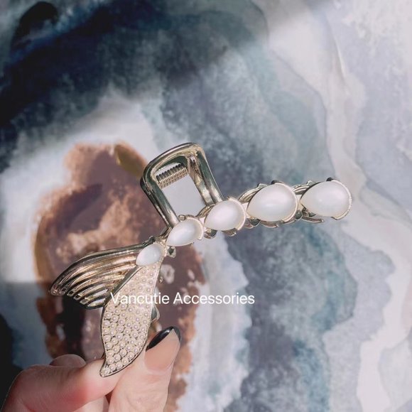 Cat Eye Mermaid Hair Claw - Picture 5 of 5